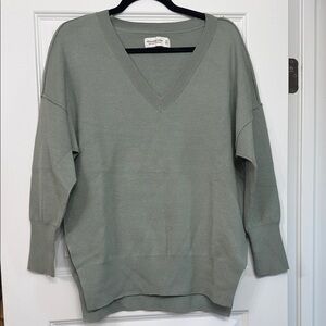 ABERCROMBIE | Soft A&F Collection V-Neck Women's Sweater in Green | SIZE XS